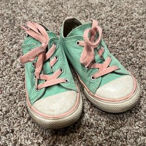 Mint & Pink Converse size 10! Good condition!